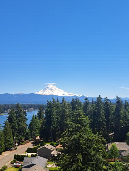 Mount Rainier view from Olympia WA